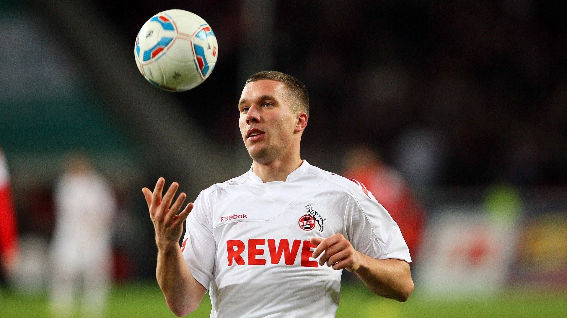 足球未来：无人机、VR和AR技术会成为比赛一部分？，足球 无人机